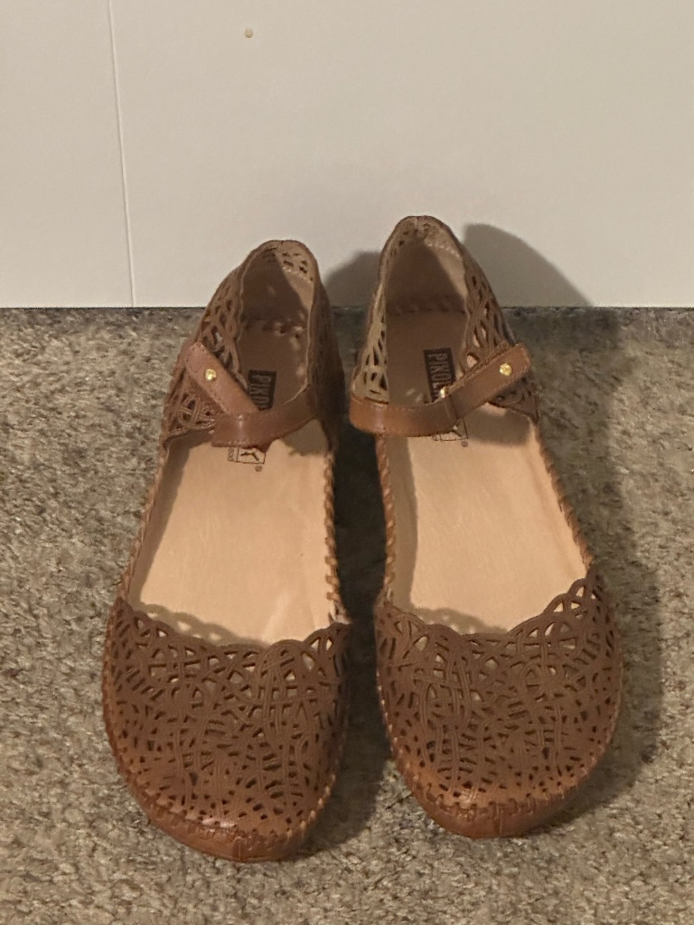 Pikolinos leather